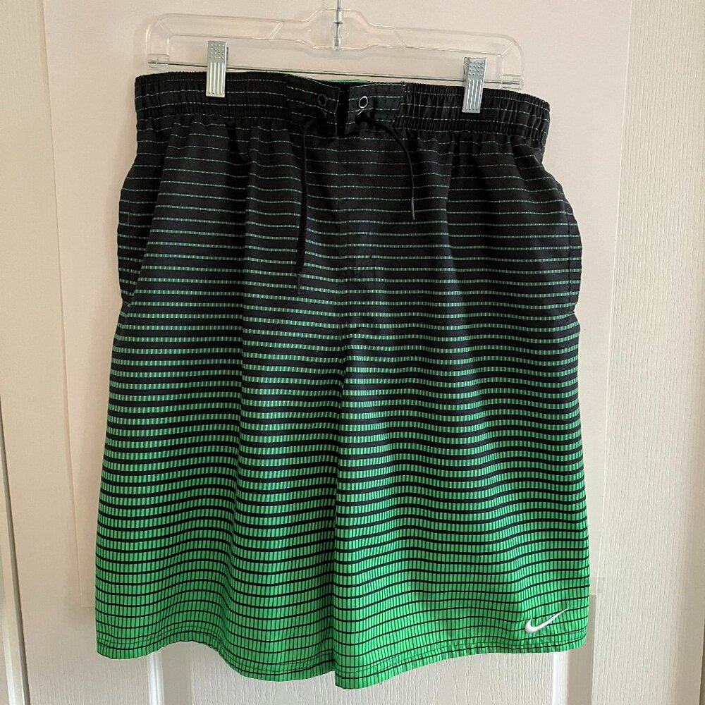 Nike Mens Swim Trunks Shorts Black & Green Pockets Size Large